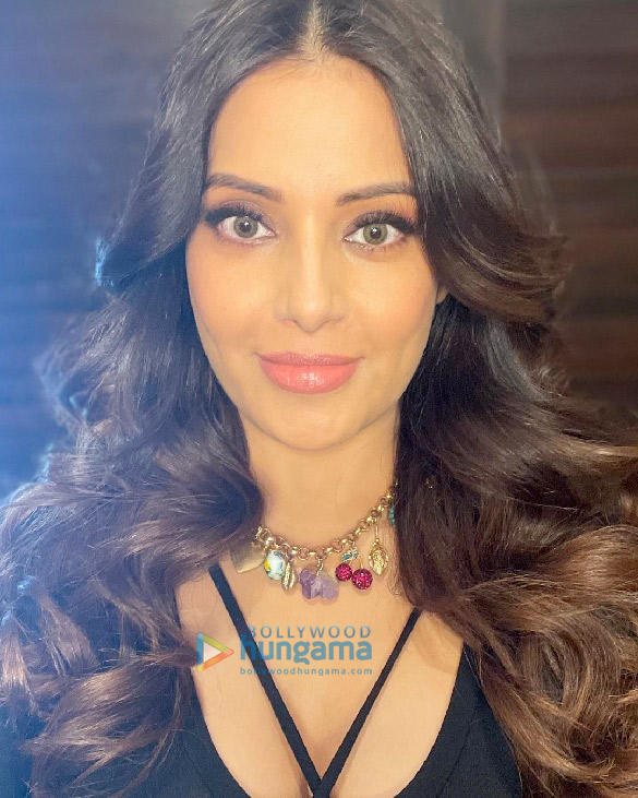 bipasha basu 4 7