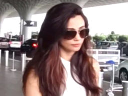Daisy Shah looks super stylish in ripped jeans