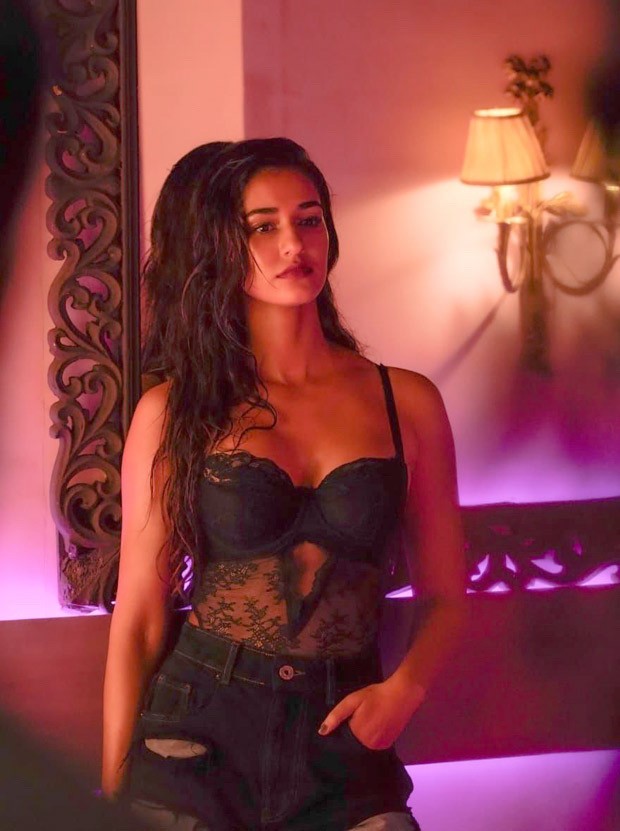 Disha Patani redefines glamour in black lace corset top and shorts Disha Patani redefines glamour in black lace corset top and shorts