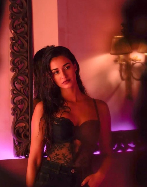 Disha Patani redefines glamour in black lace corset top and shorts Disha Patani redefines glamour in black lace corset top and shorts