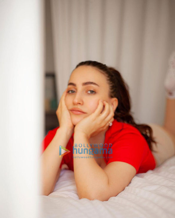 elli avrram 2 31