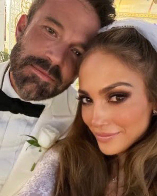 Jennifer Lopez marries Ben Affleck in intimate ceremony in Las Vegas after rekindling romance: 'Best night of our lives' Jennifer Lopez marries Ben Affleck in intimate ceremony in Las Vegas after rekindling romance: 'Best night of our lives'