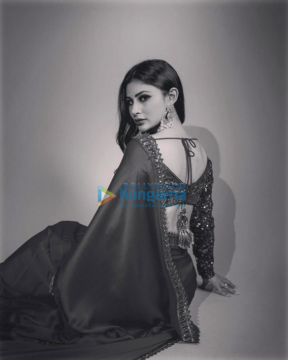 mouni roy 1 141
