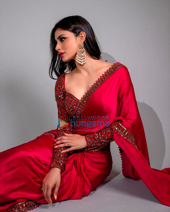 mouni roy 2 142