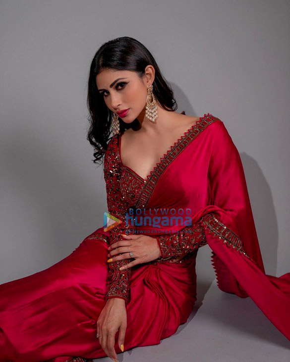 mouni roy 6 30