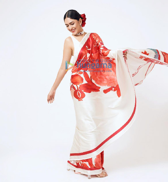 mrunal thakur 1 61
