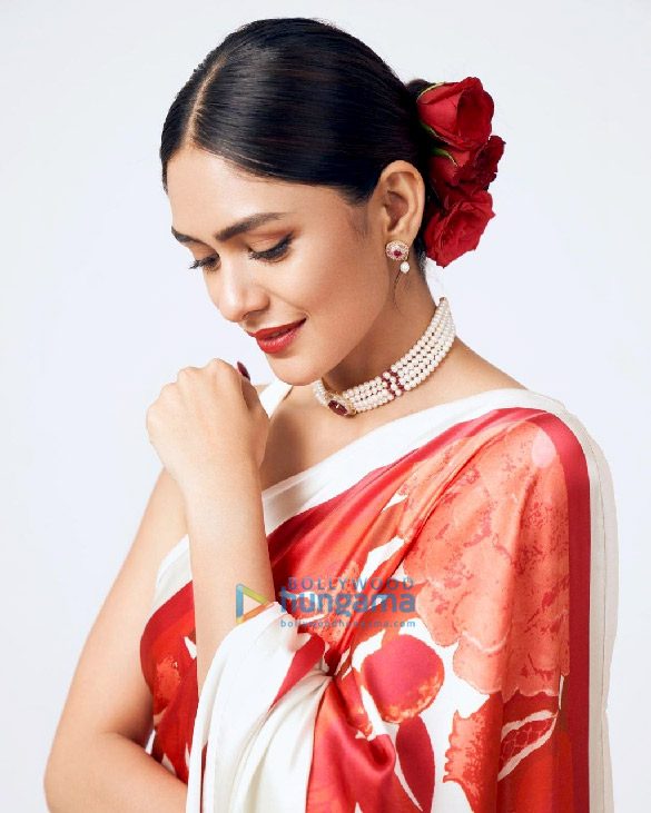 mrunal thakur 2 65