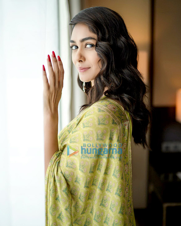 mrunal thakur 6 9