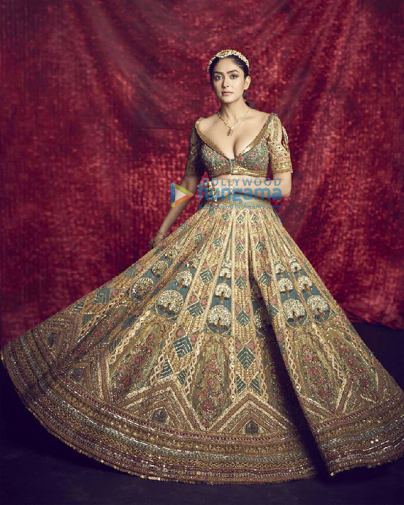 mrunal_thakur 1