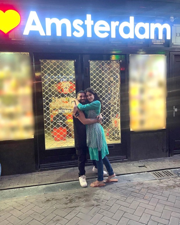 Nysa Devgn hangs out with Bawaal stars Varun Dhawan and Janhvi Kapoor in Amsterdam, see photos