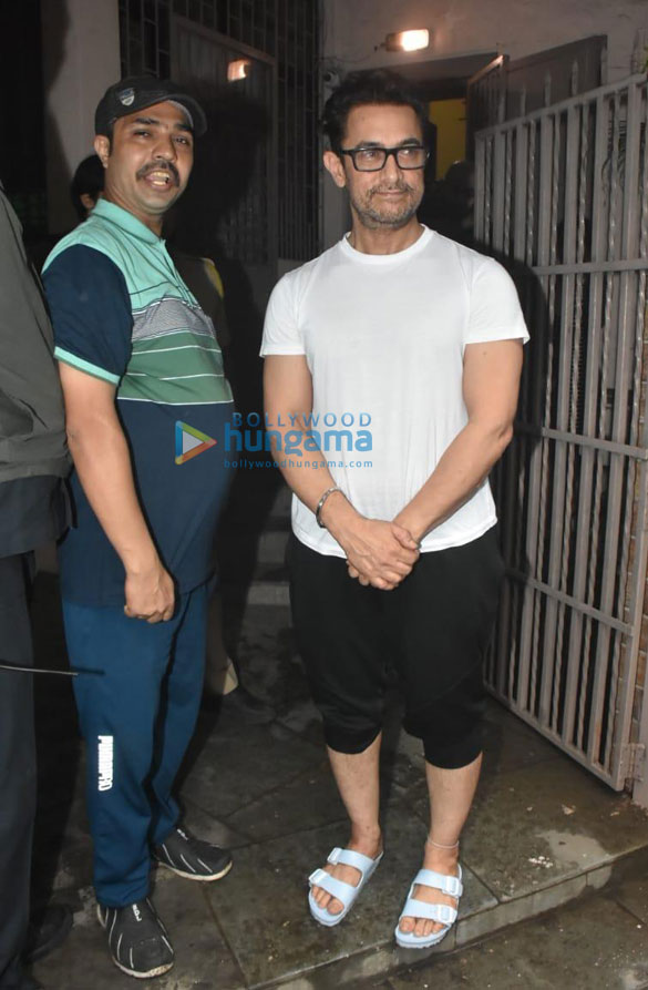 photos aamir khan snapped at a dubbing studio in bandra 1 7