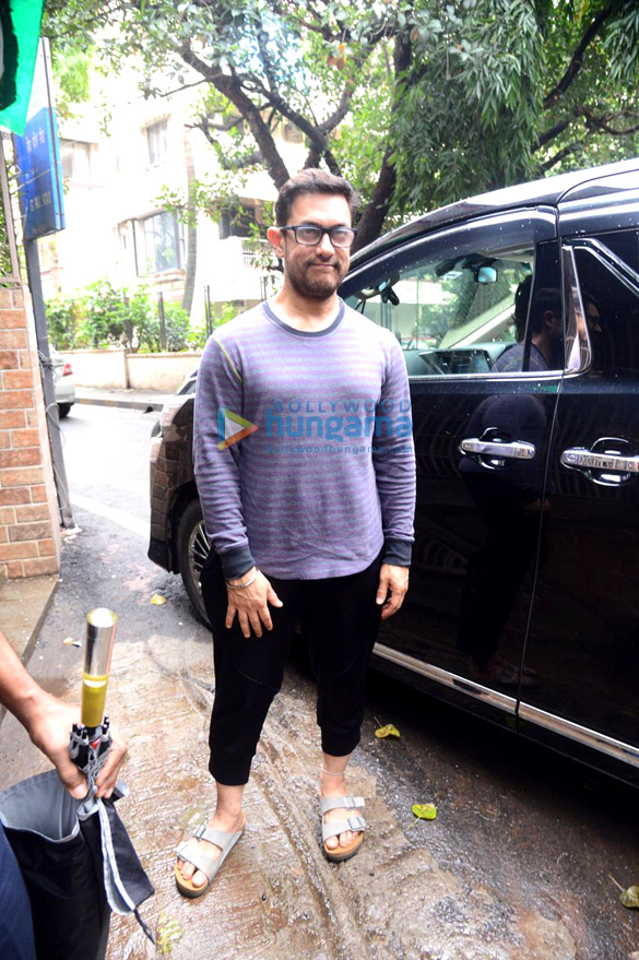 photos aamir khan snapped at a dubbing studio in bandra 3 8