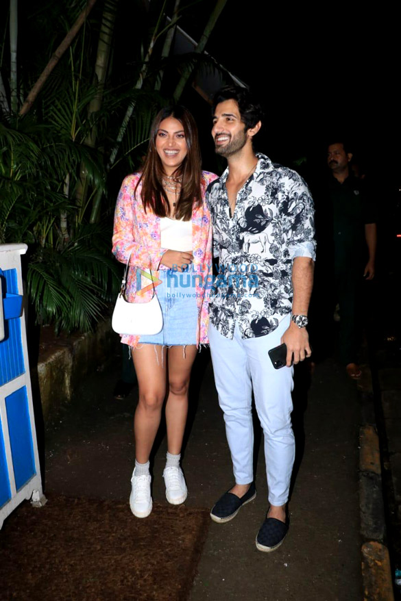 Photos Aditya Seal snapped with wife Anushka Ranjan in Mumbai (4