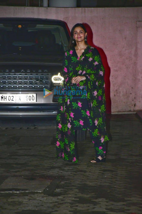photos alia bhatt snapped post meeting at sanjay leela bhansalis office in juhu 3 2