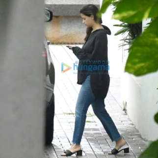 Photos: Alia Bhatt spotted in Bandra