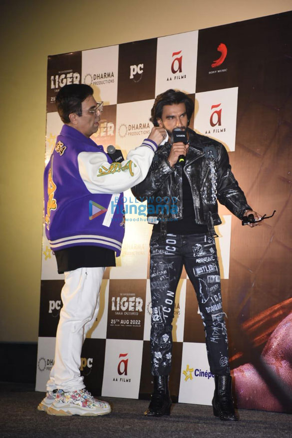 Ranveer Singh is nailing the edgy biker boy look in a funky black and  silver jacket, pants and boots at Liger trailer launch : Bollywood News -  Bollywood Hungama