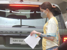 Photos: Ananya Panday snapped outside Hinduja Hospital in Khar