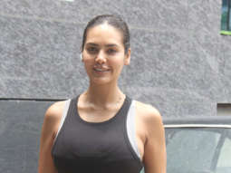 Photos: Esha Gupta spotted at the gym in Bandra