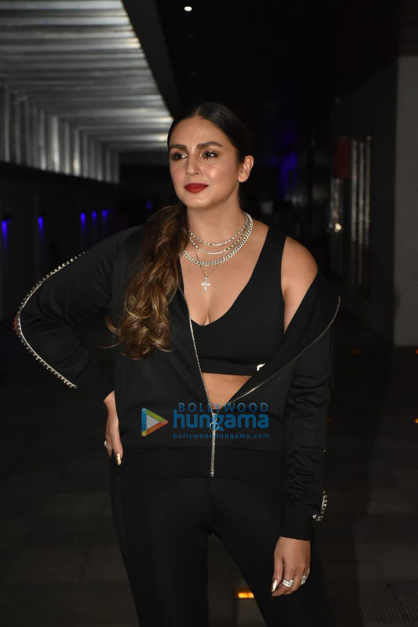 photos huma qureshi rings in her birthday with her brother saqib saleem and friends in bandra 2