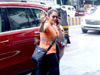 Photos: Isha Koppikar snapped in Bandra