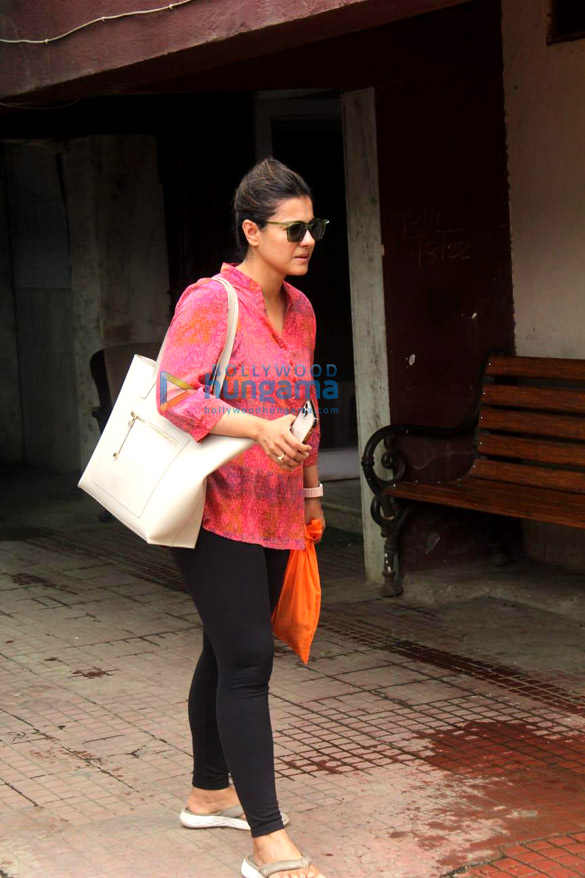 photos kajol snapped at pilates studio in santacruz 2