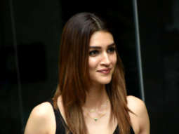 Photos: Kriti Sanon snapped in Andheri