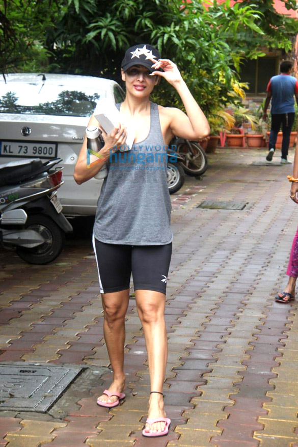 photos malaika arora spotted at diva yoga in bandra 3 15