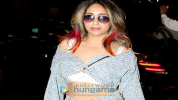 Photos: Neha Bhasin snapped at the airport