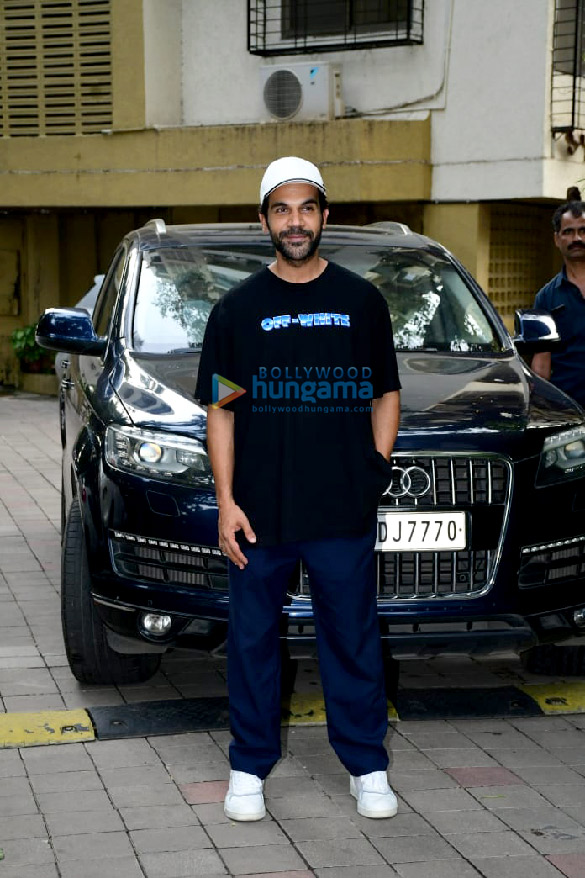 photos rajkummar rao snapped in juhu 1 2