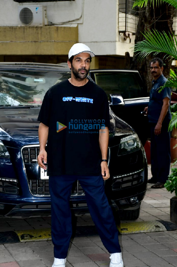 photos rajkummar rao snapped in juhu 2 2