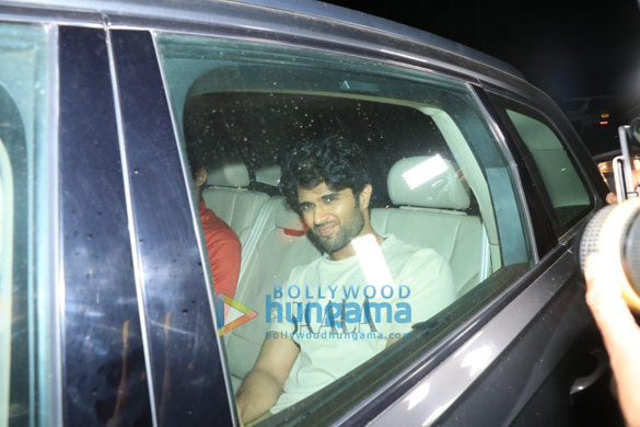 photos ranbir kapoor sanjay dutt and others snapped at the airport 3