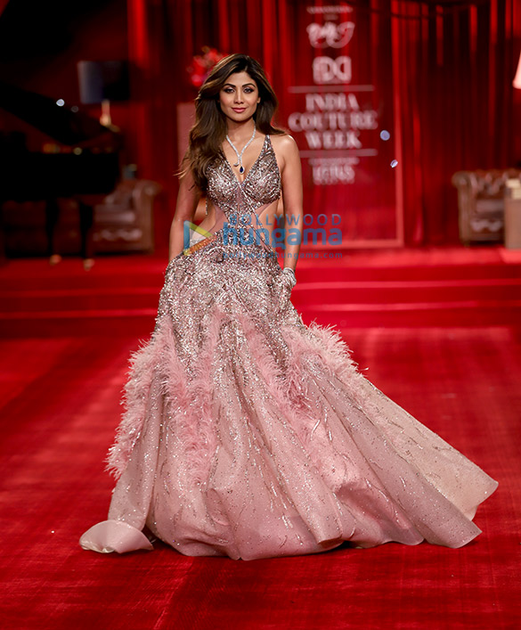 photos shilpa shetty walks the ramp for fashion designers dolly j at the india couture week in new delhi 1