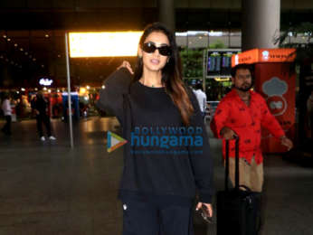 Photos: Sonal Chauhan snapped at the airport