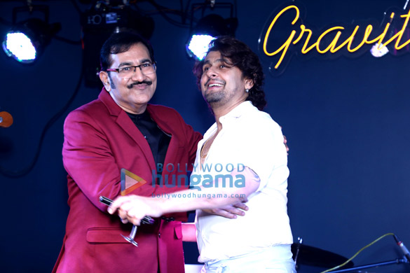 photos sonu nigam sachin pilgaonkar and others snapped at sudesh bhosa 1