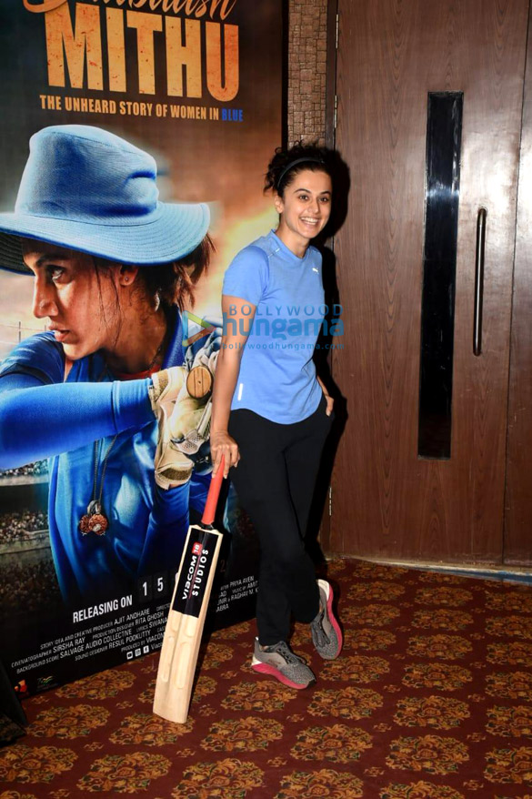 photos taapsee pannu and mithali raj snapped promoting the film shabaash mithu with an indoor cricket match 4