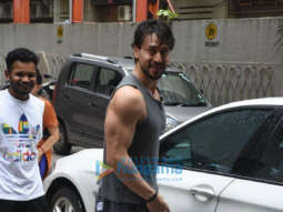 Photos: Tiger Shroff snapped in Andheri