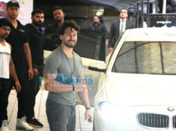Photos: Tiger Shroff snapped outside the gym in Mumbai