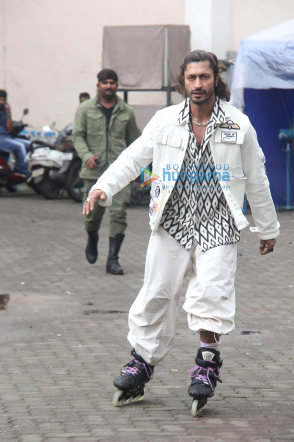 photos vidyut jammwal spotted at mehboob studio in bandra 5