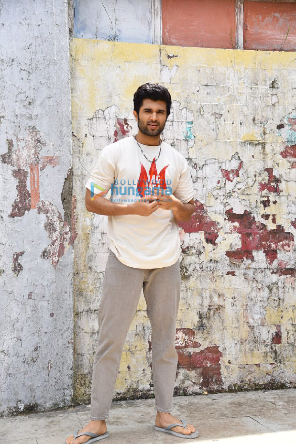 photos vijay deverakonda and ananya panday snapped promoting liger on sets of the laughter challenge 3