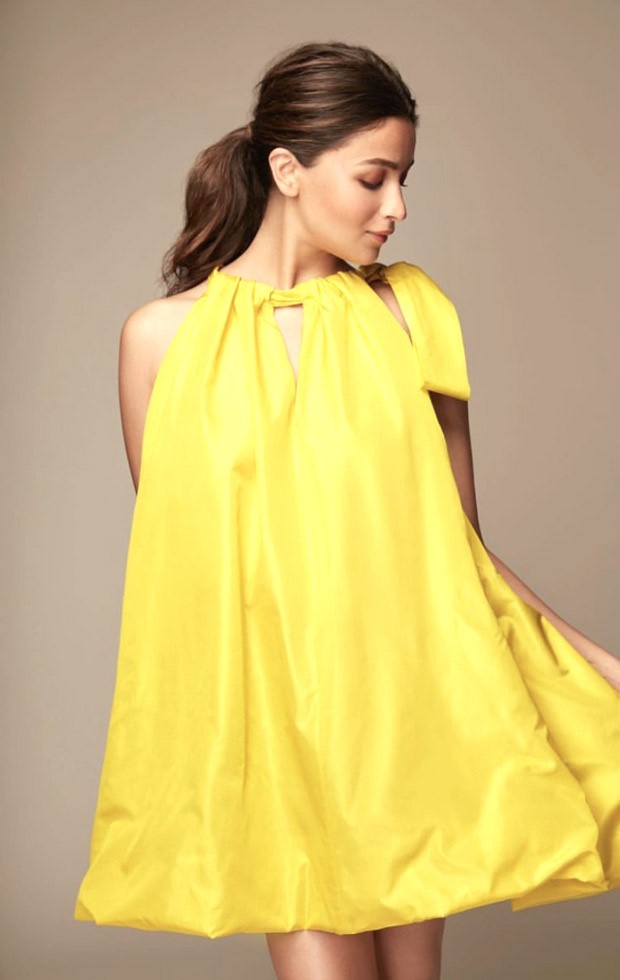 Pregnant Alia Bhatt is a ray of sunshine in Valentino’s oversized short yellow dress worth Rs. 1.95 Lakh for Darlings trailer launch