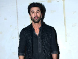 Ranbir Kapoor gets mobbed by paps at Dance Dewaane set