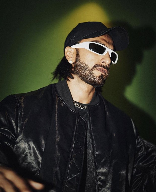 Ranveer Singh shines in an all-black look in latest pics