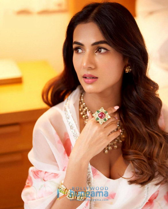 sonal chauhan 117