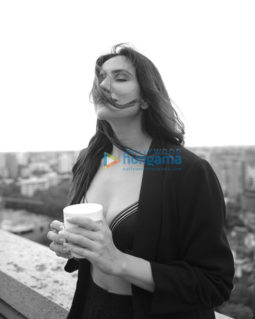 Celebrity Photos of Sonnalli Seygall