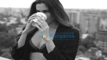 Celebrity Photos of Sonnalli Seygall