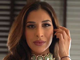 Sophie Choudry looks gorgeous in lehenga