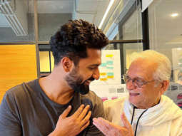 Vicky Kaushal meets lyricist Gulzar, shares a candid moment