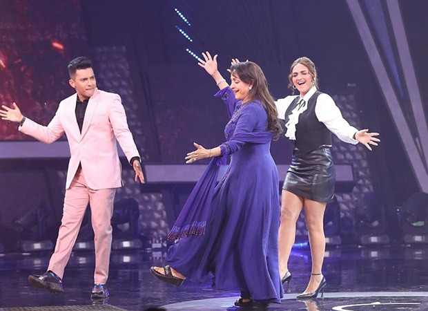 Hema Malini and Esha Deol dance together, create an iconic moment on Superstar Singer 2 
