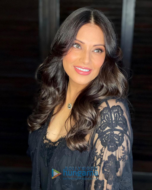 bipasha basu 5 3
