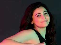 Daisy Shah shows off her smooth moves